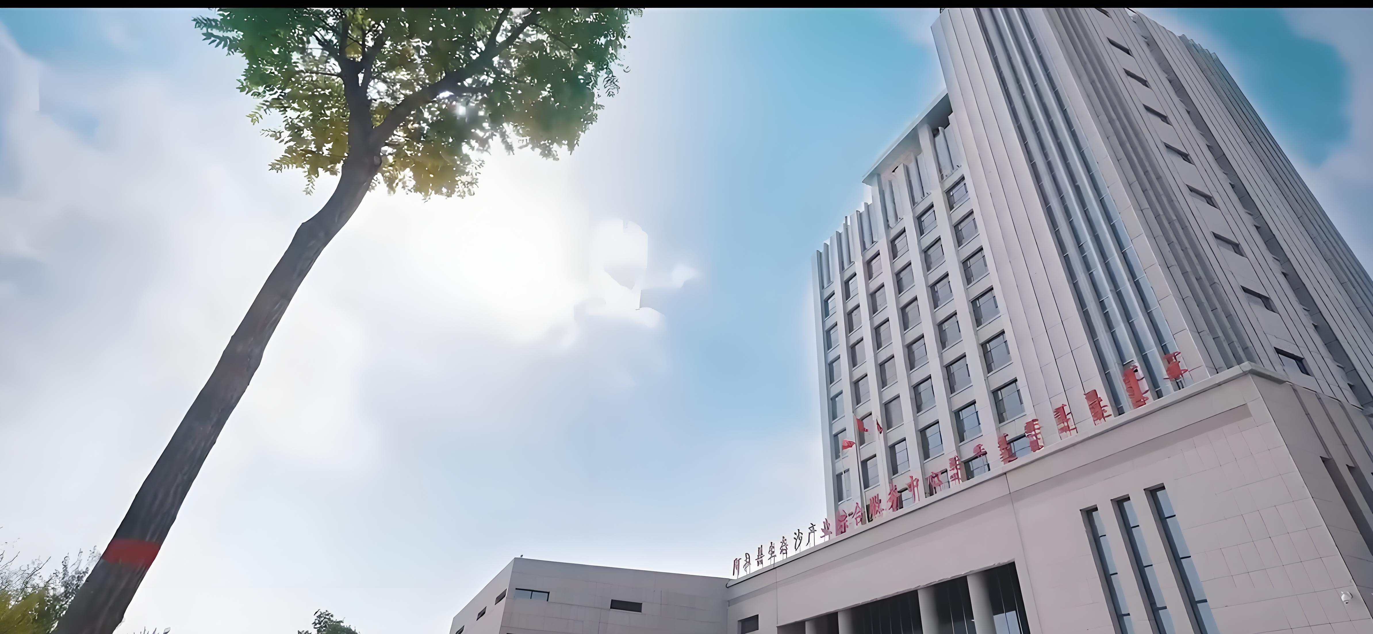 蒙古国巴彦洪格尔省代表团参观阿拉善盟特色产业展区